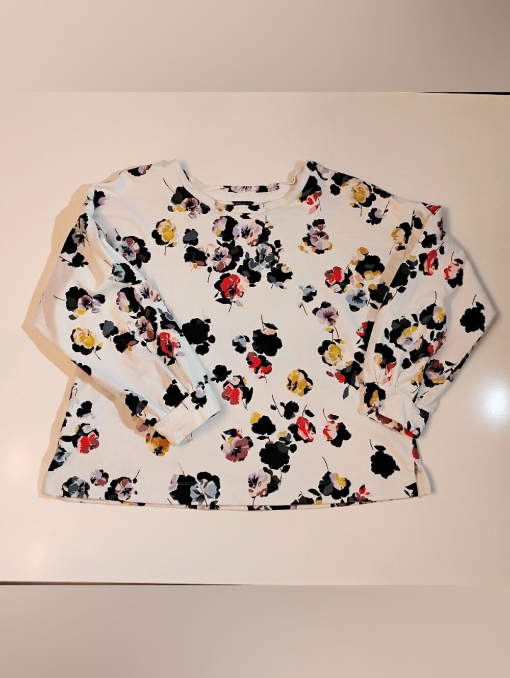 Ann Taylor Cotton Floral 3/4 Length Sleeve Sweatshirt.